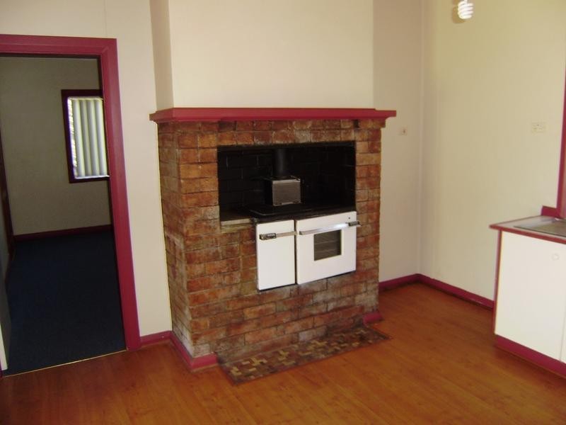 98 Great Western Highway, Woodford NSW 2778