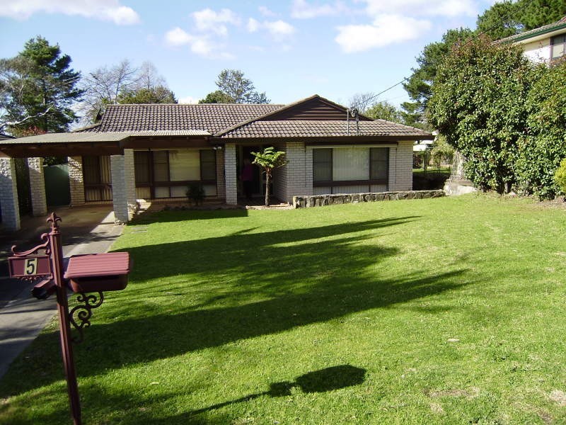 5 Arthur Street, Woodford NSW 2778