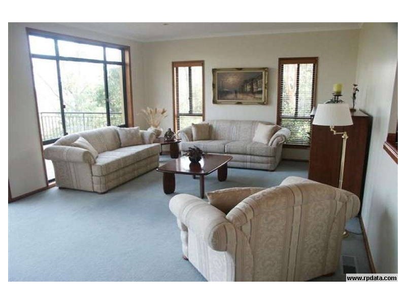 18 Riches Avenue, Woodford NSW 2778