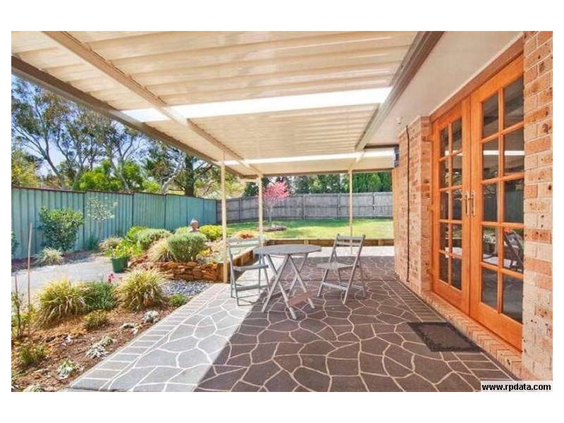 4 Maple Gr, Wentworth Falls NSW 2782