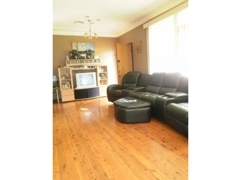 8 Jean Street, Kingswood NSW 2747