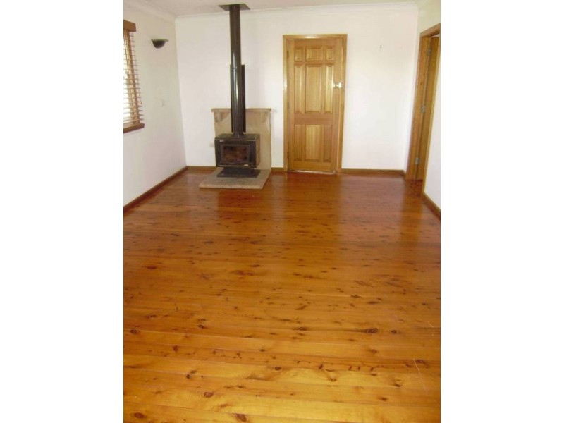 8 Addington Road, Hazelbrook NSW 2779