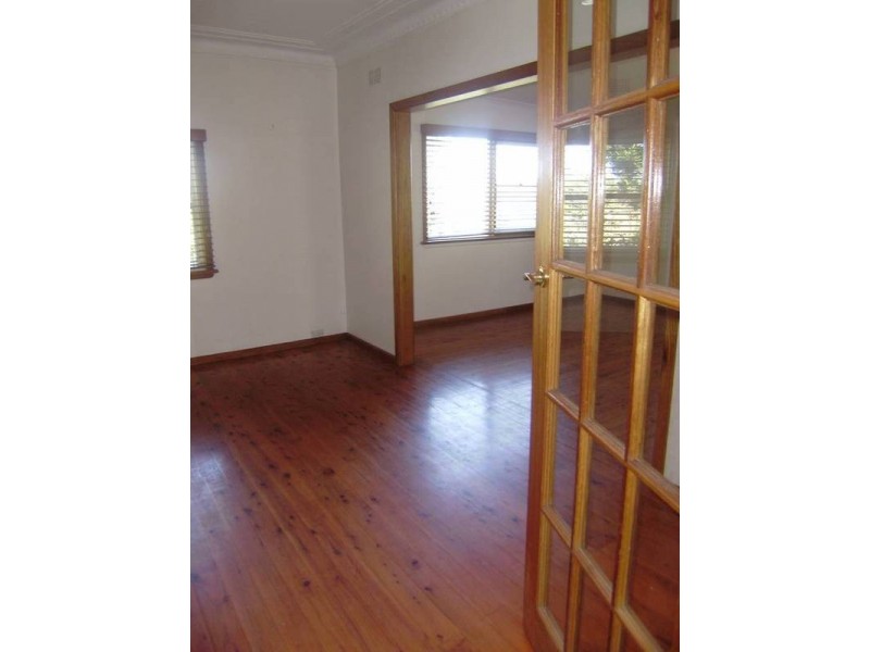 8 Addington Road, Hazelbrook NSW 2779