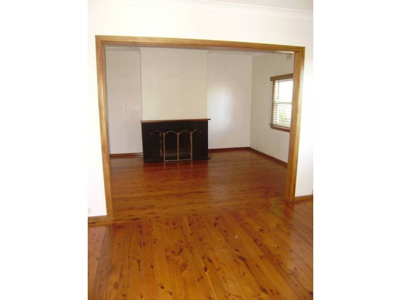 8 Addington Road, Hazelbrook NSW 2779