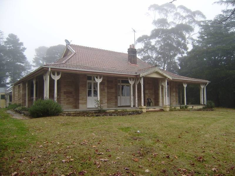 2 Fitzstubbs Avenue, Wentworth Falls NSW 2782