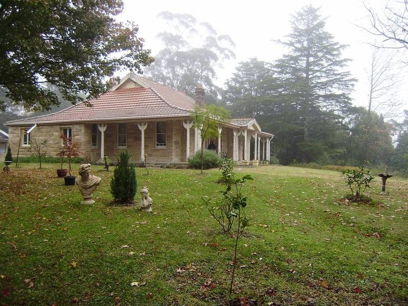 2 Fitzstubbs Avenue, Wentworth Falls NSW 2782