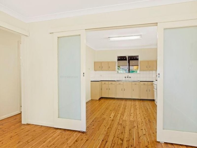 28 Picnic Parade, Ettalong Beach NSW 2257