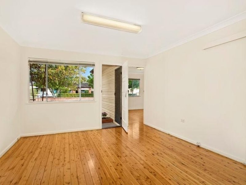 28 Picnic Parade, Ettalong Beach NSW 2257