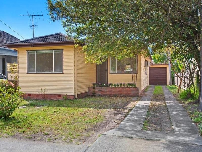 28 Picnic Parade, Ettalong Beach NSW 2257