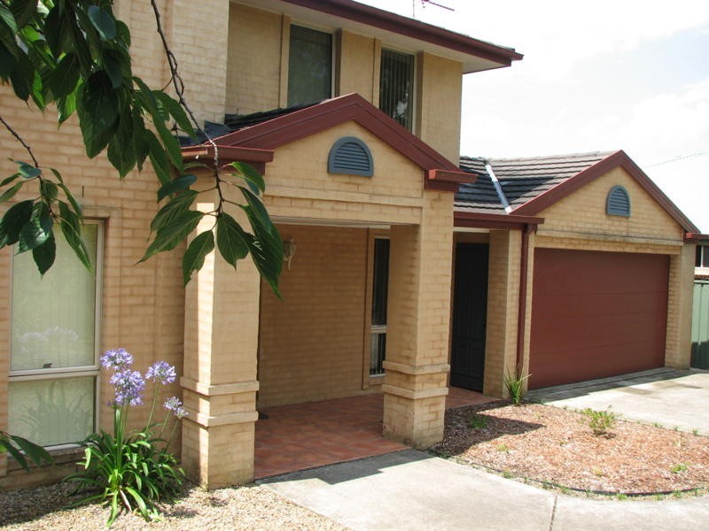 6 Forest Glen Road, Woodford NSW 2778