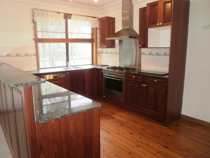 8 Claines Crescent, Wentworth Falls NSW 2782