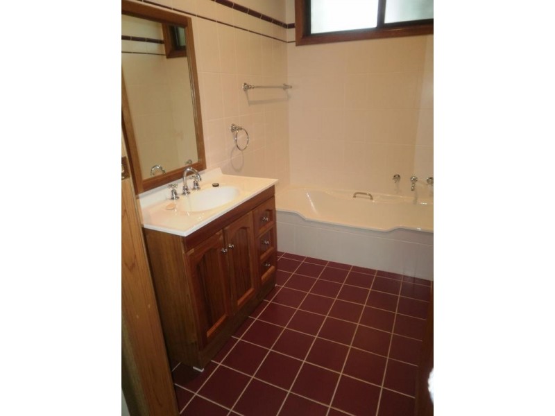 8 Claines Crescent, Wentworth Falls NSW 2782