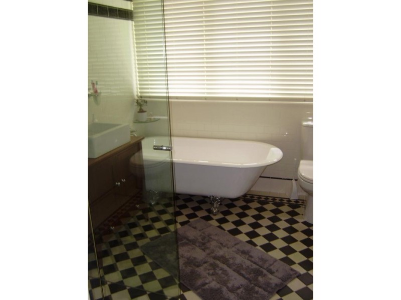 6 Oaklands Road, Hazelbrook NSW 2779