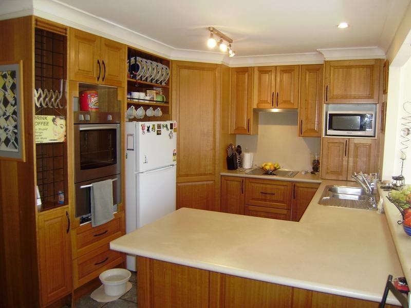 10 Careya Crescent, Woodford NSW 2778