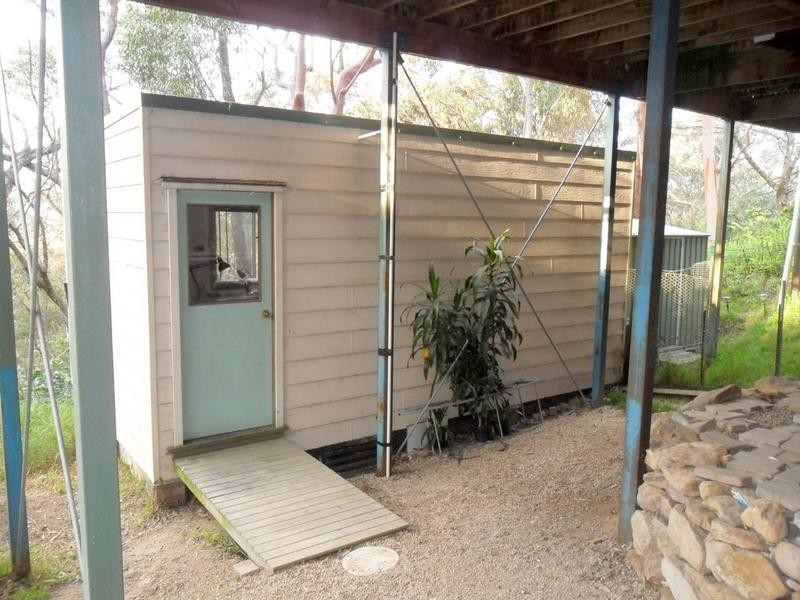 10 Careya Crescent, Woodford NSW 2778