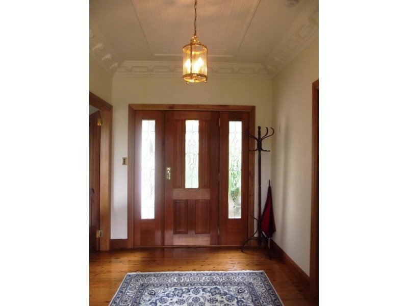 1 Blaxland Avenue, Leura NSW 2780