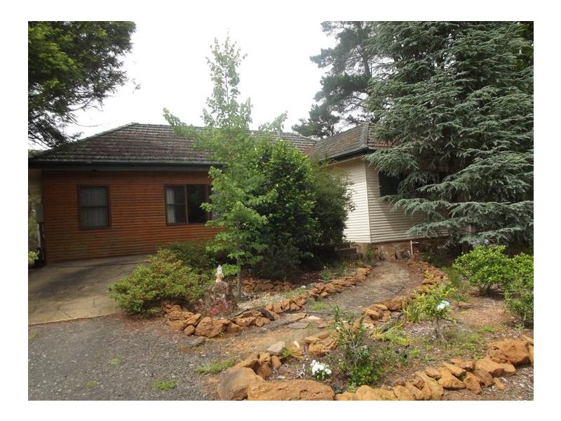 1 Blaxland Avenue, Leura NSW 2780