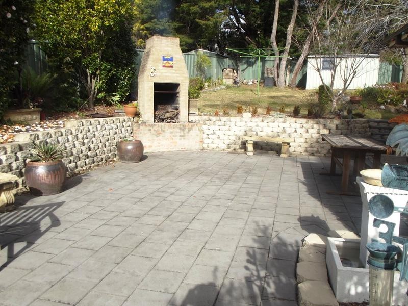 18 Railway Parade, Woodford NSW 2778