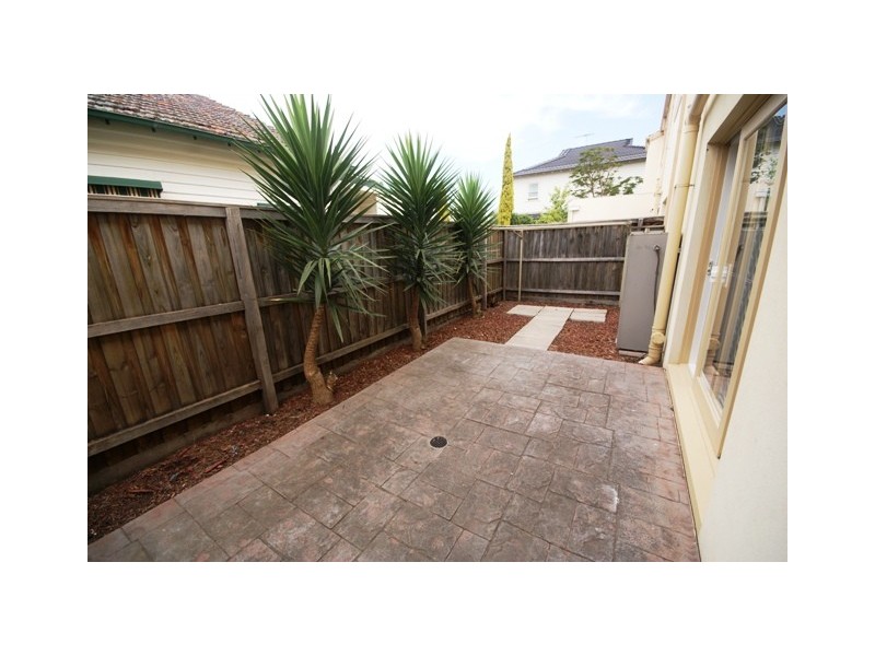 2/247 Keilor Road, Essendon North VIC 3041