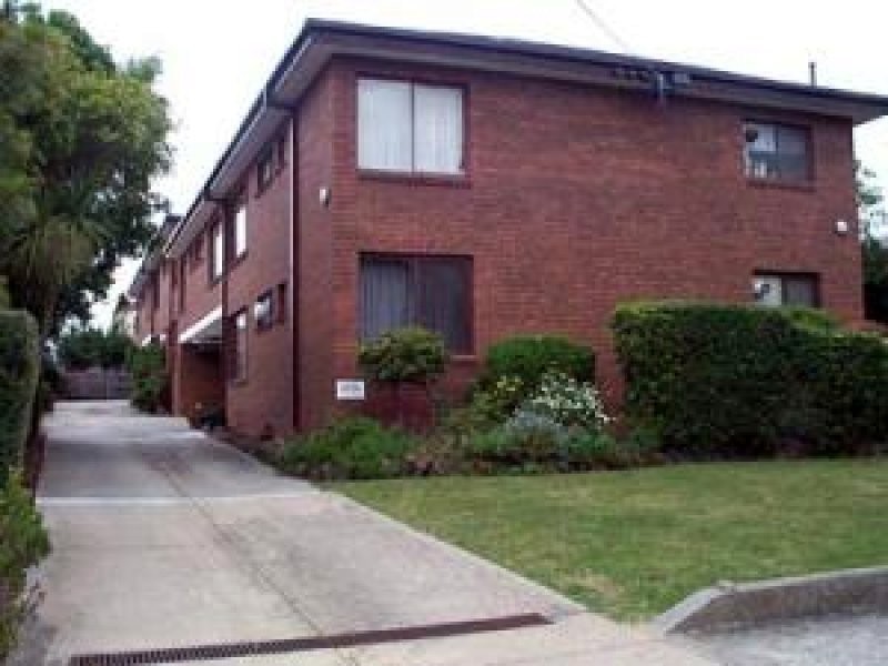 2/19 Ballater Street, Essendon VIC 3040