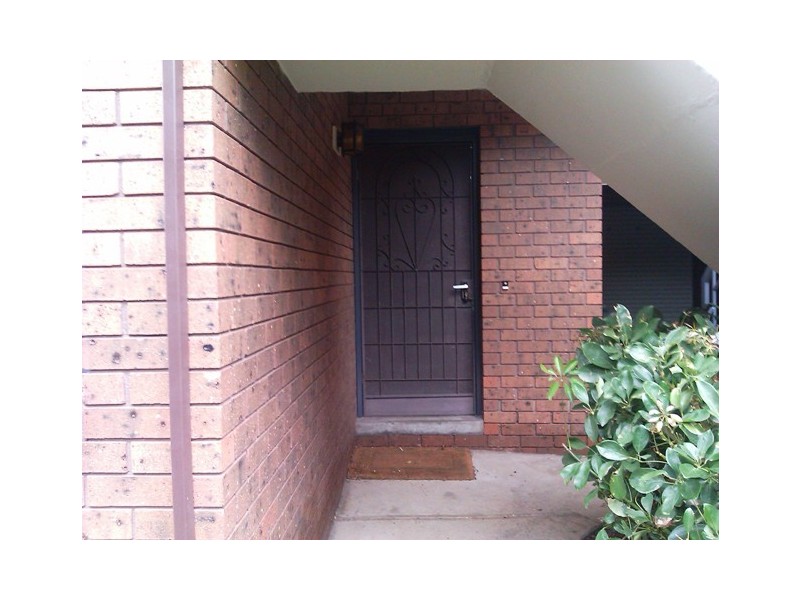 2/19 Ballater Street, Essendon VIC 3040