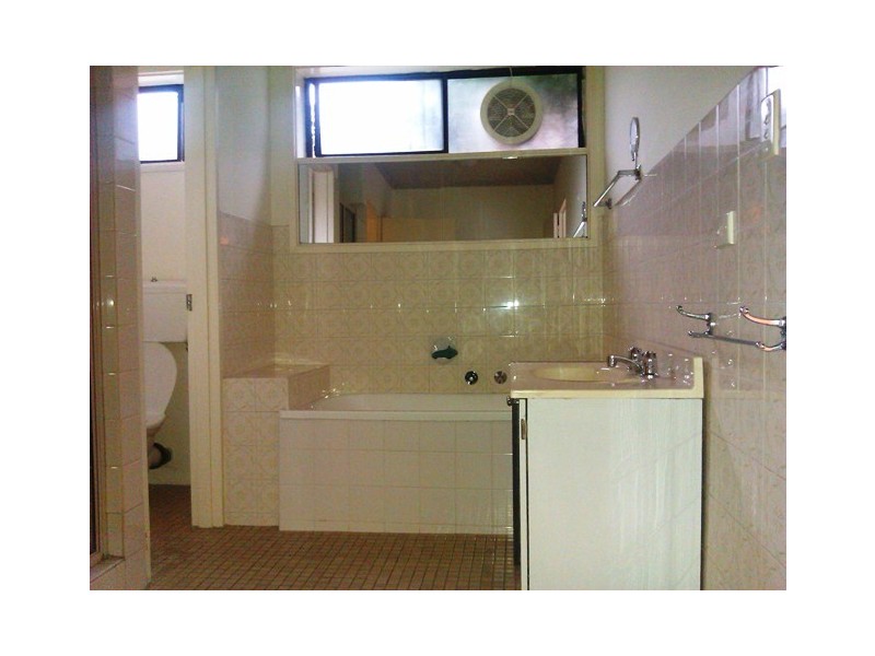 2/19 Ballater Street, Essendon VIC 3040