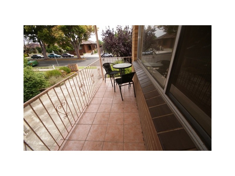 4/10 O’Shannassy Street, Essendon North VIC 3041