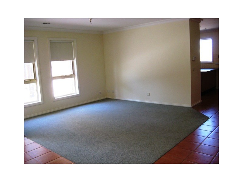 2/1 Bedford Street, Airport West VIC 3042