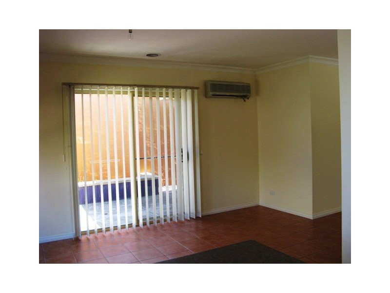 2/1 Bedford Street, Airport West VIC 3042
