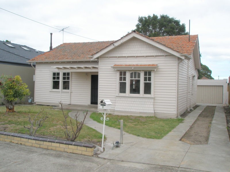 7 Balmoral Avenue, Strathmore VIC 3041