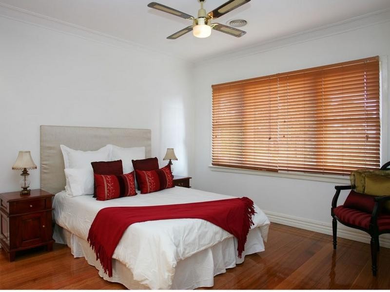18 Dinah Parade, Keilor East VIC 3033