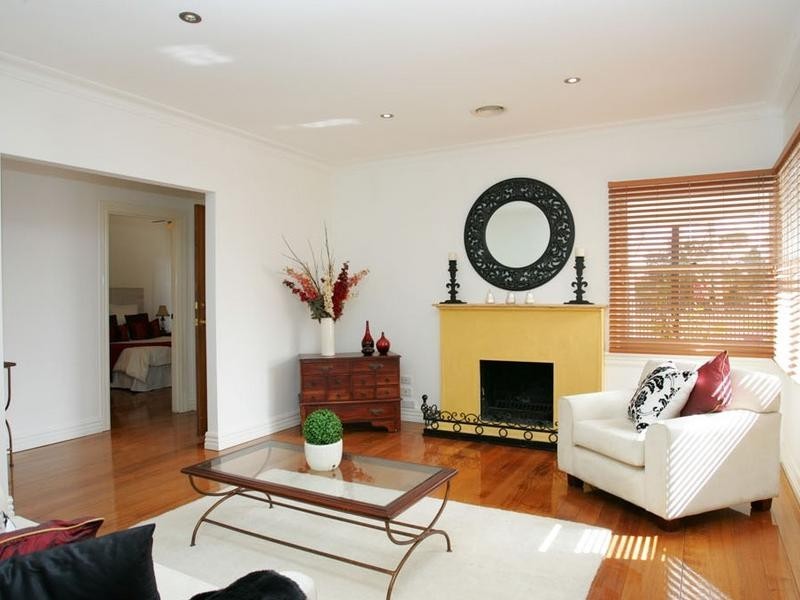 18 Dinah Parade, Keilor East VIC 3033