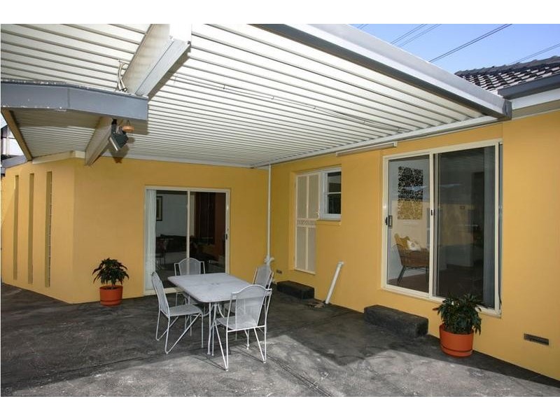 18 Dinah Parade, Keilor East VIC 3033
