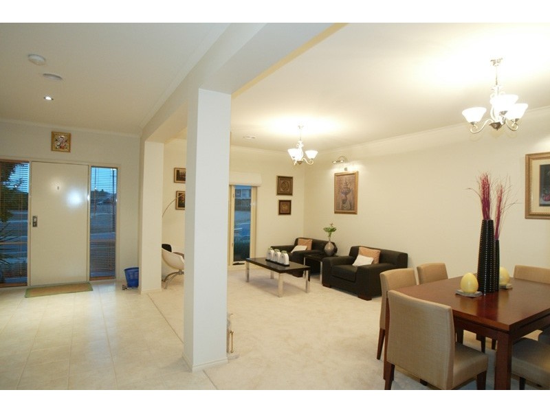 22 Hamilton Hume Parade, Craigieburn VIC 3064