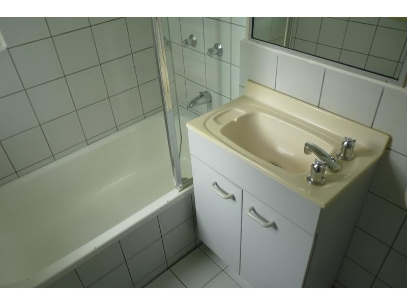 11/25 Daisy Street, Essendon VIC 3040