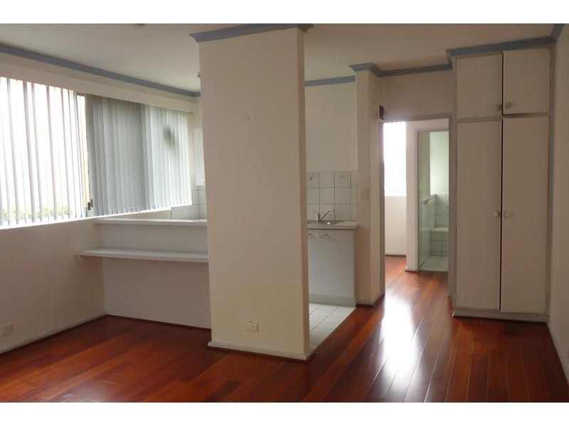 11/25 Daisy Street, Essendon VIC 3040