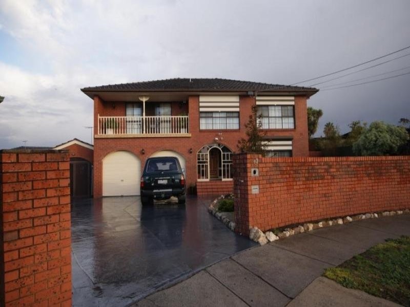 12 Maple COURT, Keilor VIC 3036