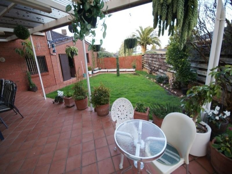 12 Maple COURT, Keilor VIC 3036