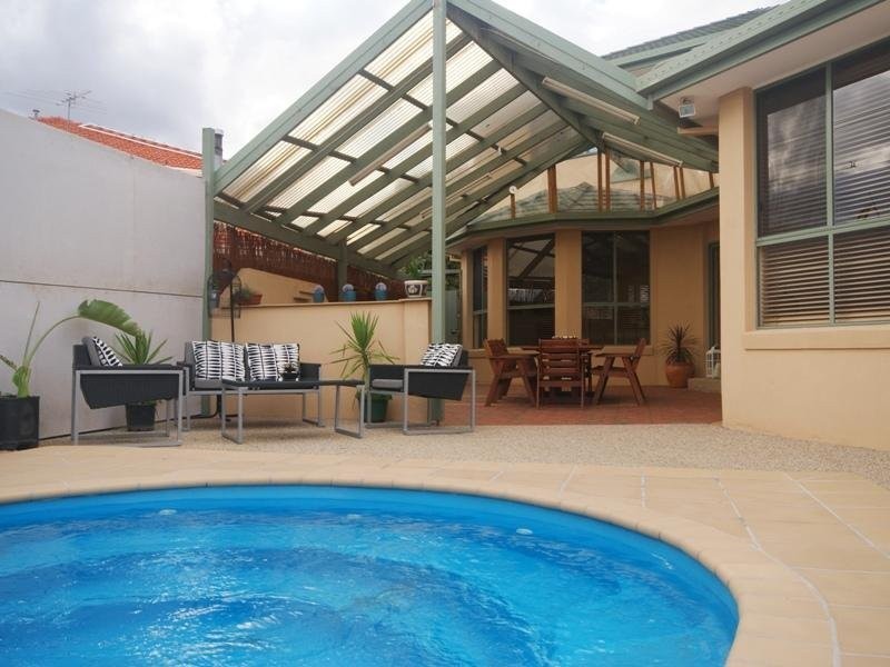 21 Burrowye CRESCENT, Keilor VIC 3036