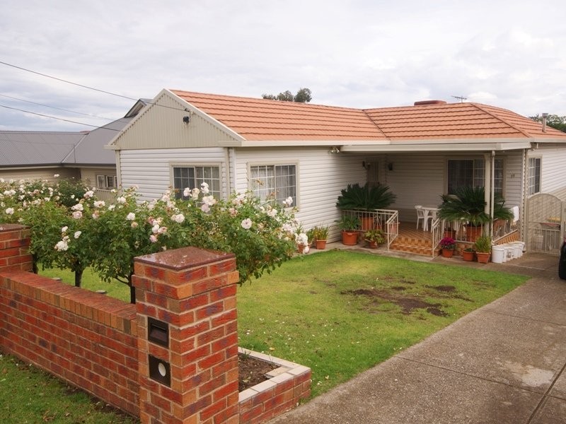 11 Hamilton Street, Niddrie VIC 3042