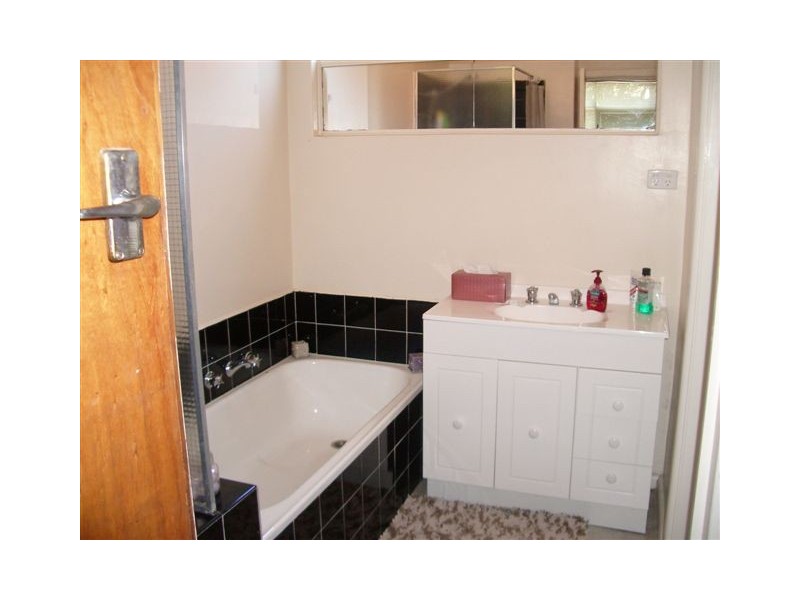 10/12 Fletcher Street, Essendon VIC 3040