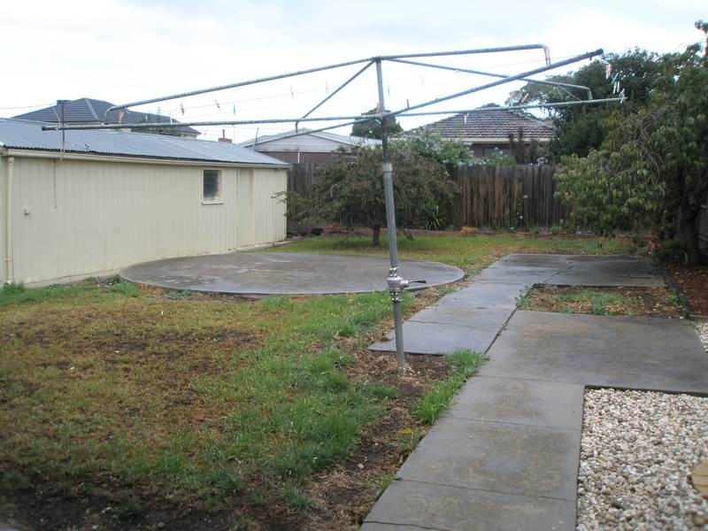 3 Burns Avenue, St Albans VIC 3021