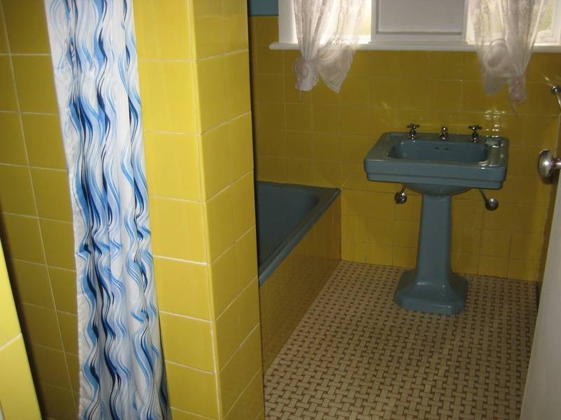 45 Rhodes Parade, Oak Park VIC 3046