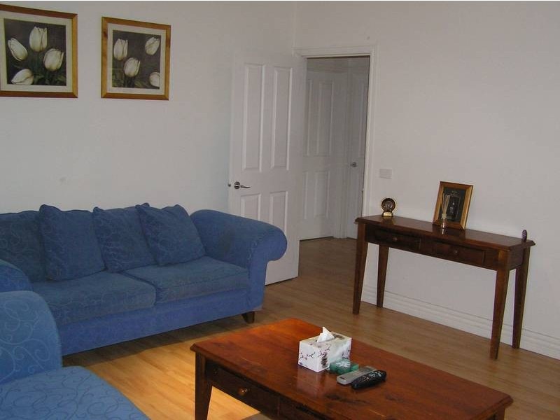 2/33 Cuthbert Street, Niddrie VIC 3042