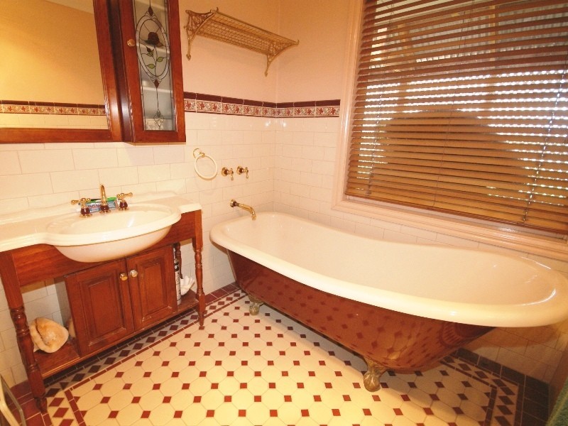 15 Emu Creek Road, Wildwood VIC 3429