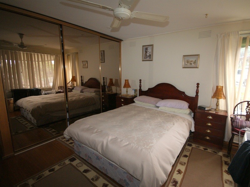 39 Hillside Grove, Airport West VIC 3042