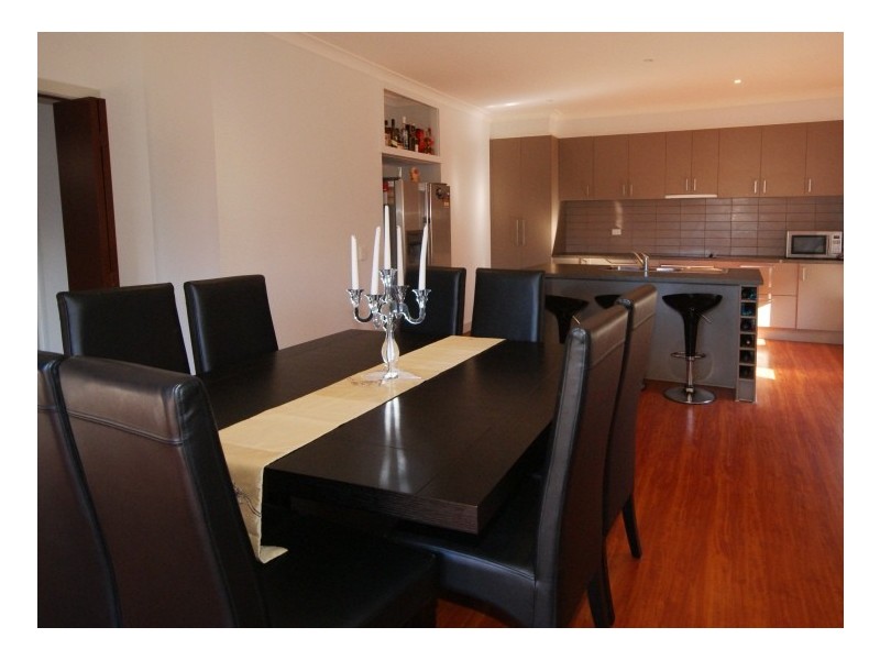 2/8 Walmer Avenue, St Albans VIC 3021
