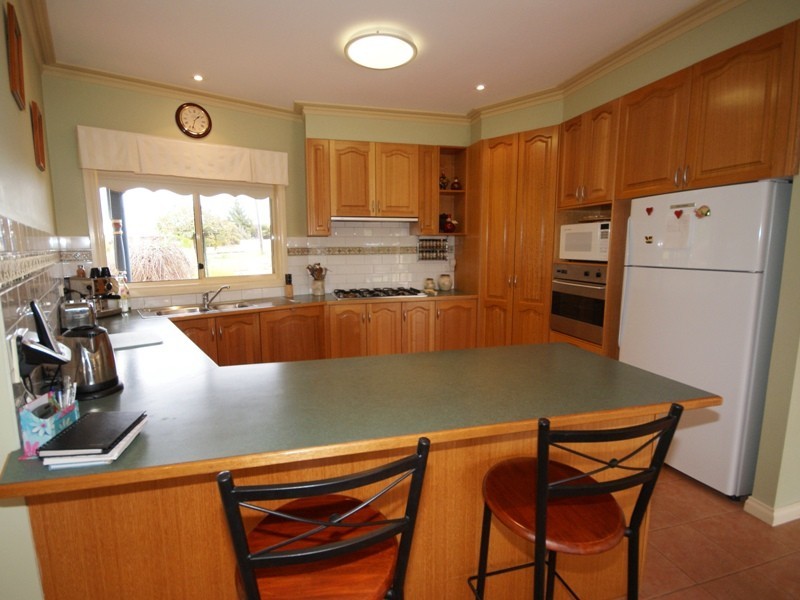 8 Welburn Place, Greenvale VIC 3059