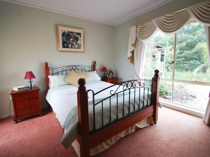 8 Welburn Place, Greenvale VIC 3059
