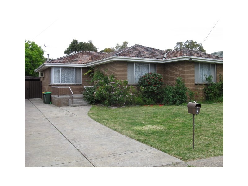 7 Flannery Court, Oak Park VIC 3046